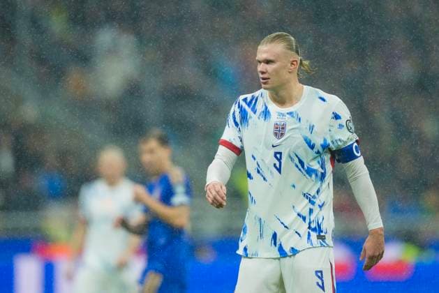 Football, World Cup qualification Italy Norway Milan , Italy 20251116 Erling Braut Haaland during the World Cup qualifying match in football between Norway and Italy at San Siro Photo Fredrik Varfjell NTB Milano Italy EDITORIAL USE ONLY RESTRICTED USE FOR BETTING COMPANIES  Copyright: xFredrikxVarfjellx xNTBx