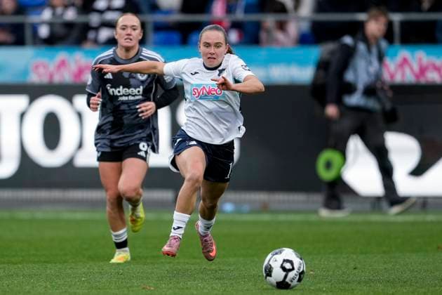 from left Lisanne Gräwe SGE, 8 , Marie Steiner TSG, 19 , Action, Action, Game scene, 16 11 2025, Sinsheim Hoffenheim Germany , Soccer, DFB Cup Women, Round of 16, TSG 1899 Hoffenheim Eintracht Frankfurt, DFB DFL REGULATIONS PROHIBIT ANY USE OF PHOTOGRAPHS AS IMAGE SEQUENCES AND OR QUASI VIDEO xozx