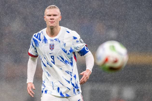 251116 Erling Braut Haaland of Norway during the FIFA World Cup Qualifier football match between Italy and Norway on November 16, 2025 in Milan Photo Vegard Grott BILDBYRAN kod VG VG0836 bbeng fotball football soccer fotboll fifa world cup qualifiers european qualifiers 2026 uefa world cup qualifiers vm kvalifisering vm kvalik vm kval norway italien italia italy milano  Copyright: VEGARDxGRoTT BB251116VG054