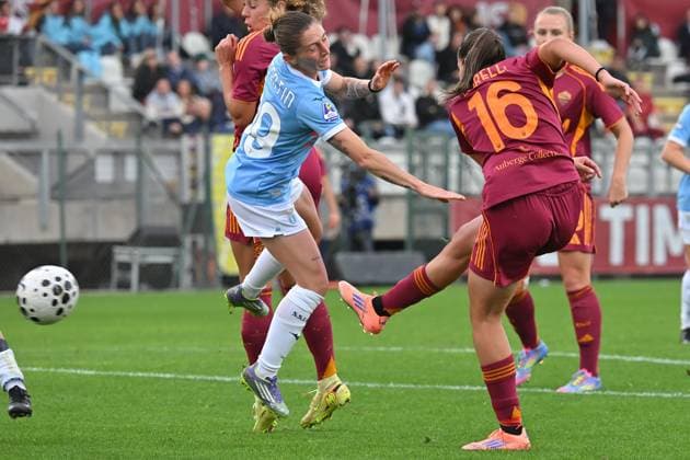 Alice Corelli of AS Roma during the match Serie A Women s AS Roma v SS Lazio at The Fontane stadium in Rome, Italy, Nov 16th, 2025. Mattia Vian  Copyright: xMattiaxVian IPAxSportx xipa-agency.netx xx IPA_68032424 IPA_Agency_IPA68032424