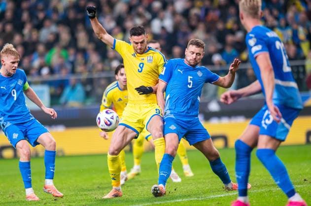 2025.11.16 Warszawa pilka nozna Kwalifikacje Mistrzostw Swiata 2026 Ukraina - Islandia N z Roman Yaremchuk Sverrir Ingi Ingason Foto Gleb Soboliev PressFocus 2025.11.16 Warszawa Football - FIFA World Cup, WM, Weltmeisterschaft, Fussball 2026 Qualifying round Ukraine - Island Roman Yaremchuk Sverrir Ingi Ingason Credit: Gleb Soboliev PressFocus NEWSPIX.PL --- newspix.pl 