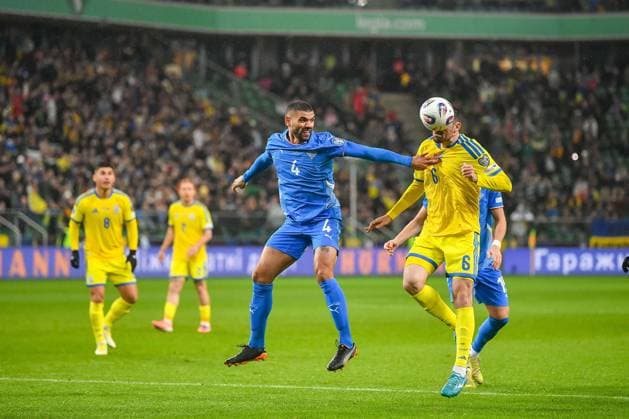 WARSZAWA 16.11.2025 MECZ 6. KOLEJKA GRUPA d ELIMINACJE DO MISTRZOSTW SWIATA 2026: UKRAINA - ISLANDIA --- FIFA World Cup, WM, Weltmeisterschaft, Fussball 2026 QUALIFYING ROUND GROUP G MATCH IN WARSAW: UKRAINE - ICELAND VICTOR PALSSON IVAN KALIUZHNYI FOT. JACEK PRONDZYNSKI FOTOPYK NEWSPIX.PL --- newspix.pl 