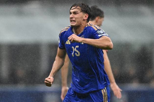 CALCIO - FIFA Mondiali - Qualifiers - Italy vs Norway Pio Esposito (ITA) celebrates after scoring the goal of 1-0 during during the FIFA 2026 World Cup Qualifying Round Matchday 10 between Italy and Norway at San Siro Stadium on November 16, 2025 in Milan, Italy. Milan Italy  Copyright: xIPAxSport ABACAx