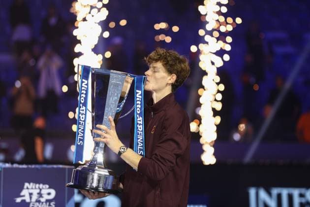 November 16, 2025, Turin, Piedmont, Italy: JANNIK SINNER of Italy kisses the Trophy after his win over Carlos Alcaraz of Spain in the Men s Singles final of the ATP, Tennis Herren Tennis Finals in Turin, Italy. Turin Italy - ZUMAc179 20251116_zep_c179_084 Copyright: xMickaelxChavetx