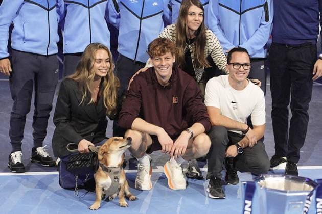 Italy s Jannik Sinner and fiancee Laila Hasanovic with the trophy after winning the singles final tennis match of the ATP, Tennis Herren World Tour Finals against Spain s Carlos Alcaraz at the Inalpi Arena in Turin, Italy - Sunday, Nov. 16, 2025. - Tennis  Copyright: xMarcoxAlpozzi LaPressex