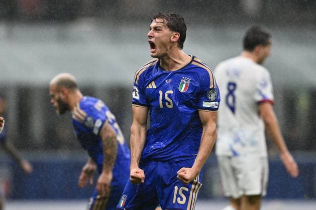 CALCIO - FIFA Mondiali - Qualifiers - Italy vs Norway Pio Esposito (ITA) celebrates after scoring the goal of 1-0 during during the FIFA 2026 World Cup Qualifying Round Matchday 10 between Italy and Norway at San Siro Stadium on November 16, 2025 in Milan, Italy. Milan Italy  Copyright: xIPAxSport ABACAx