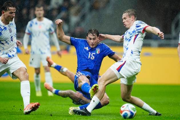 Pio Esposito (Italy) scores his team s first goal, FIFA World Cup, WM, Weltmeisterschaft, Fussball 2026 Qualifier, Italy v Norway, San Siro Stadium, November 16, 2025, Milan, Italy.