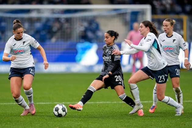 from left Melissa Kössler TSG, 25 , Ilayda Acikgöz SGE, 20 , Chiara Hahn TSG, 23 , Laura Gloning TSG, 20 , duel, duel, tackle, tackling, dynamics, action, action, 16 11 2025, Sinsheim Hoffenheim Germany , Soccer, Womens DFB Cup, Round of 16, TSG 1899 Hoffenheim Eintracht Frankfurt, DFB DFL REGULATIONS PROHIBIT ANY USE OF PHOTOGRAPHS AS IMAGE SEQUENCES AND OR QUASI VIDEO xozx