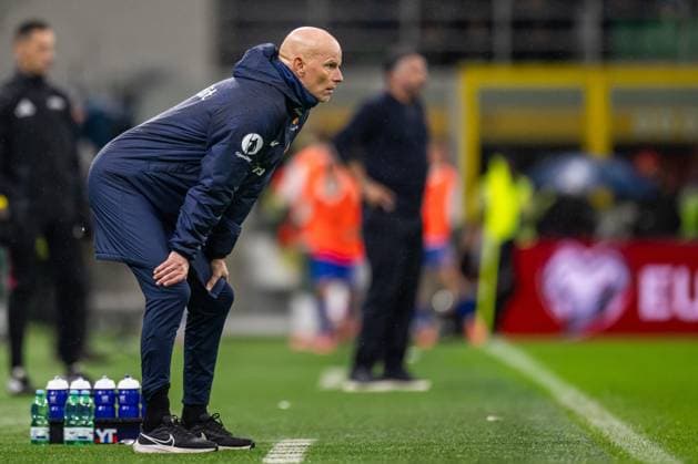 251116 Head coach Stale Solbakken of Norway during the FIFA World Cup Qualifier football match between Italy and Norway on November 16, 2025 in Milan Photo Vegard Grott BILDBYRAN kod VG VG0836 bbeng fotball football soccer fotboll fifa world cup qualifiers european qualifiers 2026 uefa world cup qualifiers vm kvalifisering vm kvalik vm kval norway italien italia italy milano  Copyright: VEGARDxGRoTT BB251116VG088
