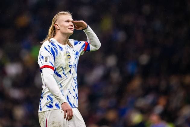 251116 Erling Braut Haaland of Norway celebrates after scoring the 1 2 goal during the FIFA World Cup Qualifier football match between Italy and Norway on November 16, 2025 in Milan Photo Vegard Grott BILDBYRAN kod VG VG0836 bbeng fotball football soccer fotboll fifa world cup qualifiers european qualifiers 2026 uefa world cup qualifiers vm kvalifisering vm kvalik vm kval norway italy italia italy milano jubel  Copyright: VEGARDxGRoTT BB251116VG097