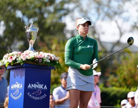 BELLEAIR, FL - NOVEMBER 16: LPGA, Golf Damen golfer Gaby Lopez plays her tee shot on the first hole during the final round of The Annika driven by Gainbridge at Pelican on November 16, 2025, at the Pelican Golf Club in Belleair, Florida. (Photo by Brian Spurlock Icon Sportswire). GOLF: NOV 16 LPGA The ANNIKA EDITORIAL USE ONLY Icon25111652