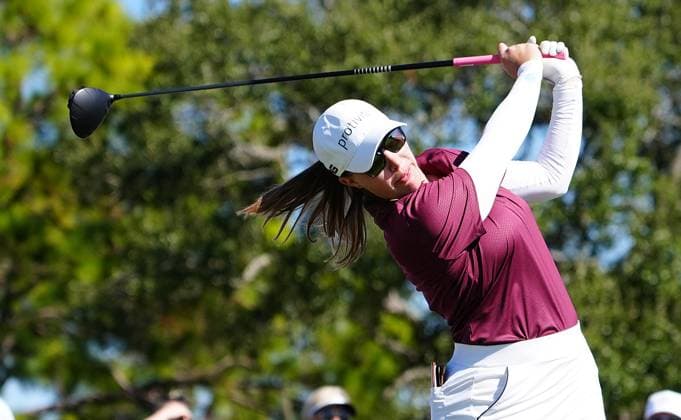 BELLEAIR, FL - NOVEMBER 16: LPGA, Golf Damen player Jennifer Kupcho plays her tee shot on the 4th hole during the final round of The Annika driven by Gainbridge at Pelican on November 16, 2025, at the Pelican Golf Club in Belleair, Florida. (Photo by Brian Spurlock Icon Sportswire). GOLF: NOV 16 LPGA The ANNIKA EDITORIAL USE ONLY Icon25111671