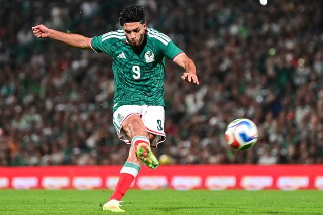 MEXICO VS URUGUAY - PARTIDO AMISTOSO - 15 DE NOVIEMBRE 2025 TORREON COAHUILA, MEXICO. NOVEMBER 15th: Raul Jimenez 9 of Mexico during the Friendly match between Mexico and Uruguay, held at the TSM Corona stadium, in Torreon Coahuila,Mexico. (PHOTO BY KIKE TERRAZAS STRAFFONIMAGES IMAGO MANDATORY CREDIT EDITORIAL USE Copyright: xKIKExTERRAZASx