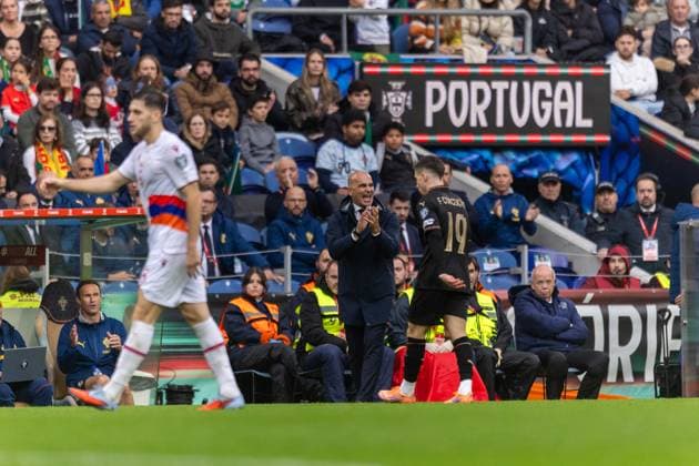 Roberto Martinez seen during World Cup 2026 European qualification game between national teams of Portugal and Armenia (Bernardo Benjamim Ball Raw Images) Porto Estadio do Dragao Portugal Copyright: xBernardoxBenjamimx BERBEM_POR_MON-10