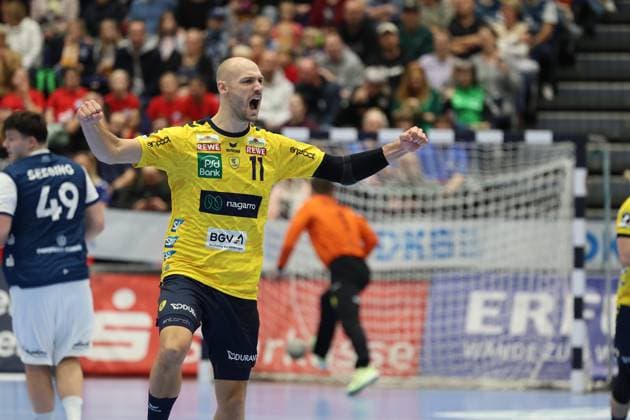 GER, 1 DAIKIN HBL, Bergischer HC vs Rhein Neckar Loewen 16 11 2025, Mitsubishi Electric HALLE, Duesseldorf, GER, 1 DAIKIN HBL, Bergischer HC vs Rhein Neckar Loewen, in the picture goal celebration jubilation run Lukas Sandell Rhein Neckar Loewen 11 , nordphotoxGmBHx xMeuter nph00351