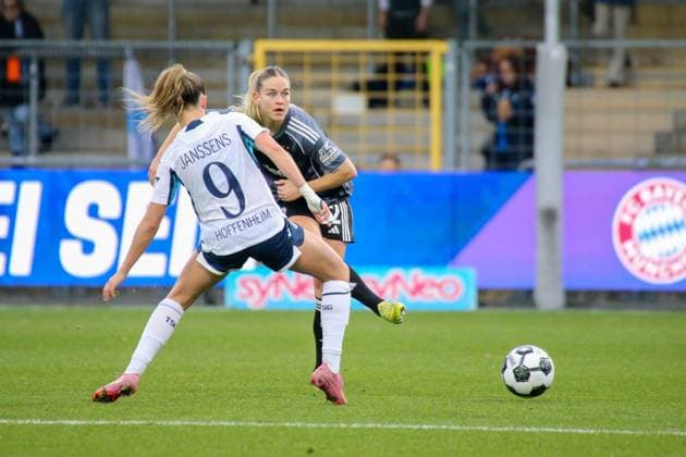 16 11 2025, xgrfx, Fußball DFB Pokal Frauen Achtelfinale , TSG Hoffenheim Eintracht Frankfurt v l Jill Janssens TSG Hoffenheim , Nadine Riesen Eintracht Frankfurt DFL DFB REGULATIONS PROHIBIT ANY USE OF PHOTOGRAPHS as IMAGE SEQUENCES and or QUASI VIDEO Dietmar Hopp Stadion