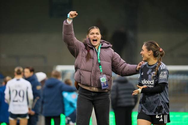 Sinsheim, Germany 16 November 2025 DFB Pokal Women 1 8 Final 2025 2026 TSG 1899 Hoffenheim vs Eintracht Frankfurt In the picture from left goalkeeper Sophia Winkler SGE and Ereleta memeti SGE at the final celebration after the victory against TSG Hoffenheim and the guaranteed entry into the DFB Cup quarter-finals DFB regulations prohibit any use of photographs as image sequences and or quasi video Dietmar Hopp Stadion Baden Württemberg Copyright: xFotostandx xFantinix
