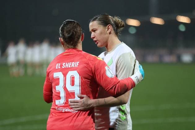DFB Pokal Women RB Leipzig SV Werder Bremen 16 11 2025 Larissa Mühlhaus 7, Werder Bremen with goalkeeper Mariella El Sherif 39, Werder Bremen Football, DFB Pokal Women, Season 2025 2026, Round of 16 RB Leipzig vs SV Werder Bremen on 16 11 2025, Training Center Cottaweg, Leipzig DFB REGULATIONS PROHIBIT ANY USE OF PHOTOGRAPHS AS IMAGE SEQUENCES AND OR QUASI VIDEO Copyright: xBEAUTIFULxSPORTS JanxKaeferx