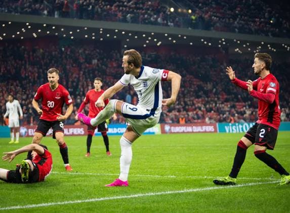 CALCIO - UEFA Campionato Europeo - Albania vs England Harry Kane (England) against Albania in Arena Kombetare (Air Albania Stadium of Tirana) during European Qualifiers for FIFA World Cup, WM, Weltmeisterschaft, Fussball 2026. during Albania vs England, UEFA European Football Championship in Tirana, Albania, November 16 2025 Tirana Albania  Copyright: xIPAxSport ABACAx