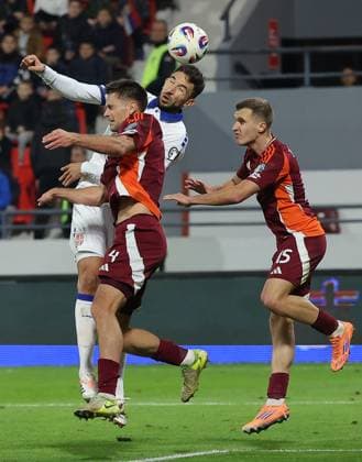 Serbia vs Latvia, Group K World Cup 2026 European Qualifiers Leskovac, Serbia. 16th Nov, 2025. Serbia s Marko Grujic vies with Latvia s Roberts Veips and Dmitrijs Zelenkovs during the Group K World Cup 2026 European Qualifiers football match between Serbia and Latvia on November 16. 2025. in Leskovac, Serbia. Leskovac Serbia Copyright: xPedjaxMilosavljevic STARSPORTx