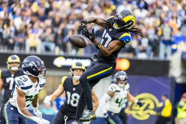 November 16, 2025, Los Angeles, California, USA: Los Angeles Rams wide receiver Davante Adams (17) fails to catch a pass under pressure from Seattle Seahawks cornerback Josh Jobe (29) during an NFL, American Football Herren, USA preseason football game at SoFi Stadium Sunday Nov. 16, 2025, in Inglewood, Calif. Los Angeles USA - ZUMAc68_ 20251116_zaf_c68_030 Copyright: xRingoxChiux