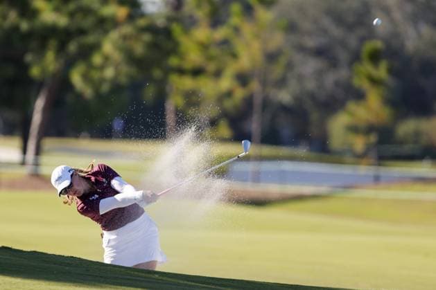 November 16, 2025, Belleair, Florida, USA: Jennifer Kupchohits her ball out the bunker on 16th hole during the final round of the Annika LPGA, Golf Damen tournament on Sunday, Nov. 16, 2025 in Belleair. Belleair USA - ZUMAs70_ 20251116_zan_s70_012 Copyright: xLuisxSantanax Belleair USA - ZUMA0840 20251116_zan_s70_012 Copyright: xIMAGO LuisxSantanax