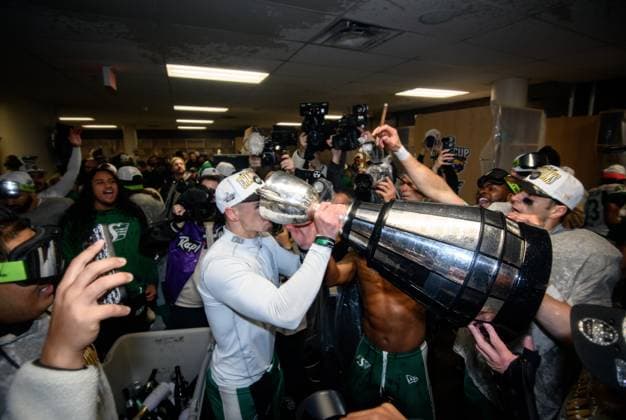 November 16, 2025, Winnipeg, Mb, CANADA: Saskatchewan Roughriders quarterback Trevor Harris drinks from the Grey Cup after defeating the Montreal Alouettes 25-17 to win the 112th CFL Grey Cup, in Winnipeg, Sunday, Nov. 16, 2025. Canada News - November 16, 2025  - ZUMAc35_ 20251116_zaf_c35_184 Copyright: xFredxGreensladex