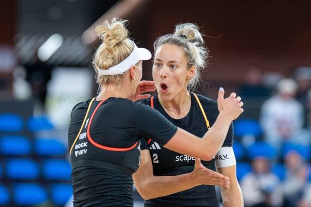 Beach Volleyball World Championships Adelaide, Australia 17 11 2025 ADELAIDE, AUSTRALIA NOVEMBER 17 Louisa Lippmann Player 2 GER , Linda Bock Player 1 GER during the Beach Volleyball World Championships at Adelaide on November 17, 2025 in Adelaide, Australia Copyright: xBEAUTIFULxSPORTS PeterxWeberx