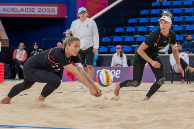 Beach Volleyball World Championships Adelaide, Australia 17 11 2025 ADELAIDE, AUSTRALIA NOVEMBER 17 Louisa Lippmann Player 2 GER , Linda Bock Player 1 GER during the Beach Volleyball World Championships at Adelaide on November 17, 2025 in Adelaide, Australia Copyright: xBEAUTIFULxSPORTS PeterxWeberx