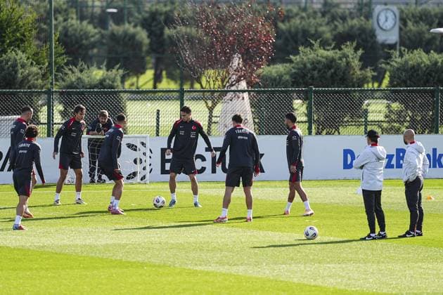 Ahead of Turkiye v Spain - FIFA World Cup, WM, Weltmeisterschaft, Fussball 2026 Qualifying match ISTANBUL, TURKIYE – NOVEMBER 17: Players of Turkiye attend a training session ahead of the 2026 FIFA World Cup European Qualifiers Group E sixth and final match between Turkiye and Spain at Turkish Football Federation Hasan Dogan National Teams Camp and Training Facilities in Istanbul, Turkiye on November 18, 2025. Agit Erdi Ulukaya Anadolu Istanbul Turkey. Editorial use only. Please get in touch for any other usage.  Copyright: x2025xAnadoluxAgitxErdixUlukayax