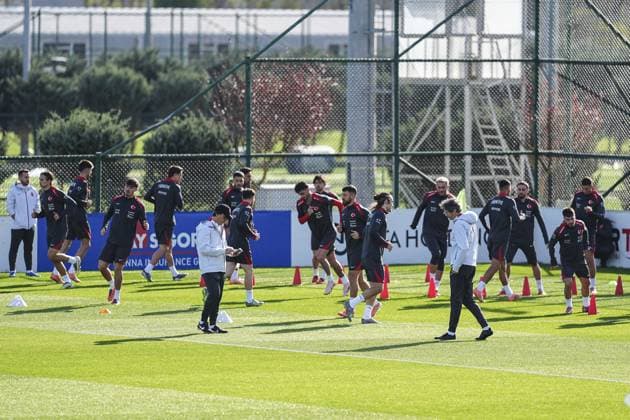 Ahead of Turkiye v Spain - FIFA World Cup, WM, Weltmeisterschaft, Fussball 2026 Qualifying match ISTANBUL, TURKIYE – NOVEMBER 17: Players of Turkiye attend a training session ahead of the 2026 FIFA World Cup European Qualifiers Group E sixth and final match between Turkiye and Spain at Turkish Football Federation Hasan Dogan National Teams Camp and Training Facilities in Istanbul, Turkiye on November 18, 2025. Agit Erdi Ulukaya Anadolu Istanbul Turkey. Editorial use only. Please get in touch for any other usage.  Copyright: x2025xAnadoluxAgitxErdixUlukayax