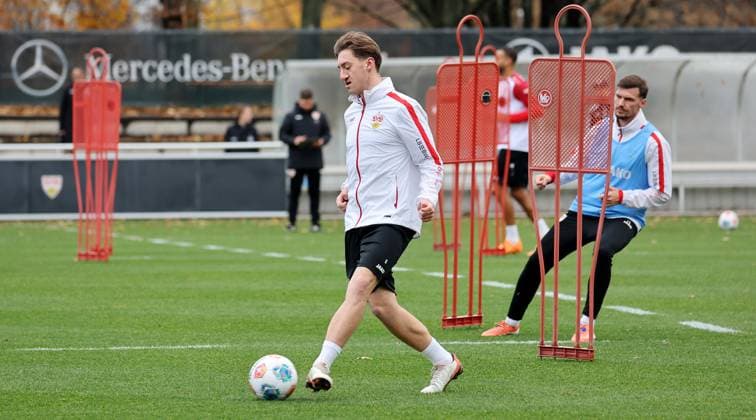 BAU 17 11 2025 Stuttgart Football VfB Stuttgart Training, Angelo Stiller