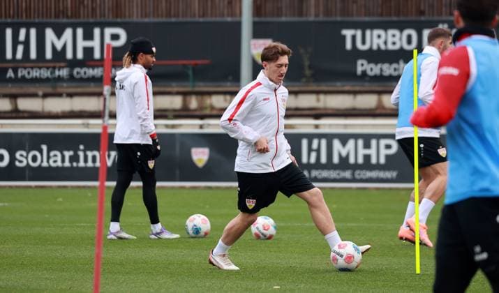17 11 25 VfB Stuttgart Training Germany, Stuttgart, 17 11 2025, Football, Bundesliga, Season 2025 2026, VfB Stuttgart Training Angelo Stiller