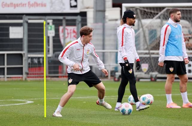 17 11 25 VfB Stuttgart Training Germany, Stuttgart, 17 11 2025, Football, Bundesliga, Season 2025 2026, VfB Stuttgart Training Angelo Stiller