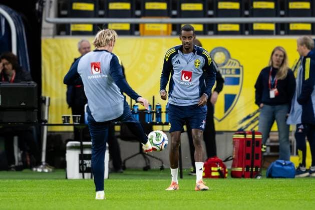 251117 Alexander Isak of the Swedish men s national football team during a training session on November 17, 2025 in Stockholm Photo Jesper Zerman BILDBYRAN kod JZ JZ0647 fotboll football soccer fotball vm kval kval fifa world cup qualifier qualifier träning practice training sverige sweden sverige a bbeng  Copyright: JESPERxZERMAN BB251117JZ019