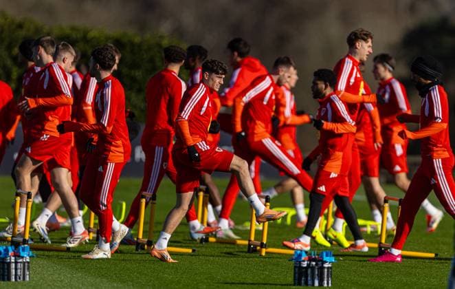 Football - FIFA World Cup, WM, Weltmeisterschaft, Fussball 2026 - Qualifying - Group J - Wales v North Macedonia - MD-1 CARDIFF, WALES - Monday, November 17, 2025: Wales Daniel James during a training session at the Vale Resort ahead of the FIFA World Cup Qualifying Group J match between Wales and North Macedonia. (Photo by David Rawcliffe Propaganda) CARDIFF Cardiff City Stadium CARDIFF WALES  Copyright: xDavidxRawcliffex P2025-11-17-Wales_North_Macedonia_MD_1-7