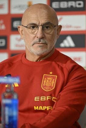 Ahead of Turkiye v Spain - FIFA World Cup, WM, Weltmeisterschaft, Fussball 2026 Qualifying match SEVILLE, SPAIN – NOVEMBER 17: Head coach of Spain Luis de la Fuente speaks during a press conference, PK, Pressekonferenz at Estadio La Cartuja ahead of the 2026 FIFA World Cup European Qualifiers Group E sixth and final match between Turkiye and Spain in Seville, Spain on November 17, 2025. Burak Akbulut Anadolu Seville Spain. Editorial use only. Please get in touch for any other usage.  Copyright: x2025xAnadoluxBurakxAkbulutx
