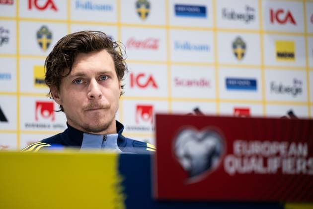 251117 Victor Nilsson Lindelöf of the Swedish men s national football team at a press conference on November 17, 2025 in Stockholm Photo Jesper Zerman BILDBYRAN kod JZ JZ0647 fotboll football soccer fotball vm kval kval fifa world cup qualifier qualifier träning practice training sverige sweden sverige a bbeng  Copyright: JESPERxZERMAN BB251117JZ077