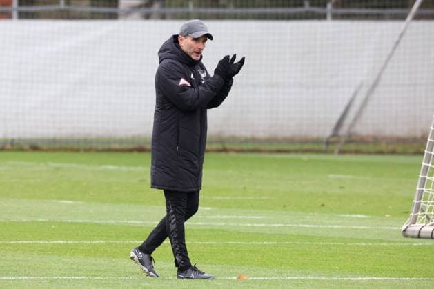 DEU, DFL, 2 FBL Hertha BSC, Training, 17 11 2025, Sportforum, Berlin, DEU, DFL, 2 FBL Hertha BSC, Training, im Bild Cheftrainer Stefan Leitl Hertha BSC Berlin DFL regulations prohibit any use of Photographs as image sequences and or quasi video nordphotoxGmbHx xEngler nph00076