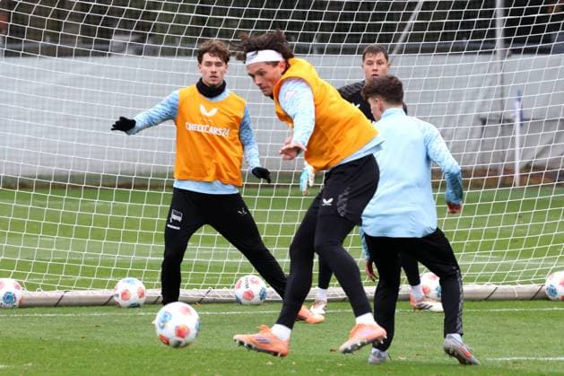 DEU, DFL, 2 FBL Hertha BSC, Training, 17 11 2025, Sportforum, Berlin, DEU, DFL, 2 FBL Hertha BSC, Training, im Bild Fabian Reese Hertha BSC Berlin 11 , Linus Gechter Hertha BSC Berlin 44 DFL regulations prohibit any use of Photographs as image sequences and or quasi video nordphotoxGmbHx xEngler nph00076