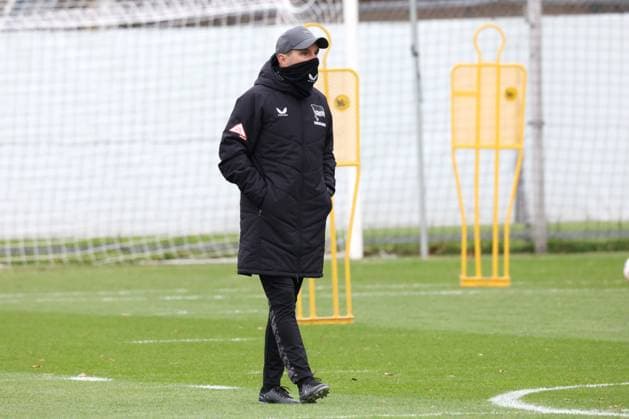 DEU, DFL, 2 FBL Hertha BSC, Training, 17 11 2025, Sportforum, Berlin, DEU, DFL, 2 FBL Hertha BSC, Training, im Bild Cheftrainer Stefan Leitl Hertha BSC Berlin DFL regulations prohibit any use of Photographs as image sequences and or quasi video nordphotoxGmbHx xEngler nph00076