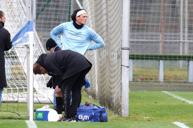 DEU, DFL, 2 FBL Hertha BSC, Training, 17 11 2025, Sportforum, Berlin, DEU, DFL, 2 FBL Hertha BSC, Training, im Bild Fabian Reese Hertha BSC Berlin 11 , verletzt DFL regulations prohibit any use of Photographs as image sequences and or quasi video nordphotoxGmbHx xEngler nph00076