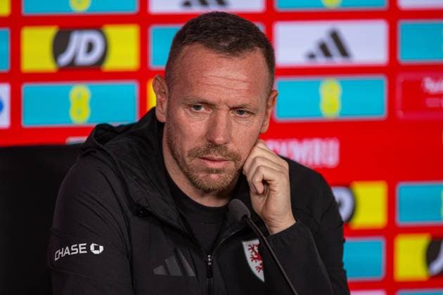 Football - FIFA World Cup, WM, Weltmeisterschaft, Fussball 2026 - Qualifying - Group J - Wales v North Macedonia - MD-1 CARDIFF, WALES - Monday, November 17, 2025: Wales manager Craig Bellamy during a press conference, PK, Pressekonferenz at the Vale Resort ahead of the FIFA World Cup Qualifying Group J match between Wales and North Macedonia. (Photo by David Rawcliffe Propaganda) CARDIFF Cardiff City Stadium CARDIFF WALES  Copyright: xDavidxRawcliffex P2025-11-17-Wales_North_Macedonia_MD_1-74