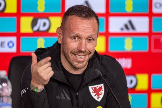 Football - FIFA World Cup, WM, Weltmeisterschaft, Fussball 2026 - Qualifying - Group J - Wales v North Macedonia - MD-1 CARDIFF, WALES - Monday, November 17, 2025: Wales manager Craig Bellamy during a press conference, PK, Pressekonferenz at the Vale Resort ahead of the FIFA World Cup Qualifying Group J match between Wales and North Macedonia. (Photo by David Rawcliffe Propaganda) CARDIFF Cardiff City Stadium CARDIFF WALES  Copyright: xDavidxRawcliffex P2025-11-17-Wales_North_Macedonia_MD_1-79