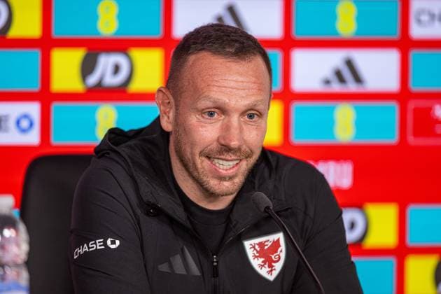 Football - FIFA World Cup, WM, Weltmeisterschaft, Fussball 2026 - Qualifying - Group J - Wales v North Macedonia - MD-1 CARDIFF, WALES - Monday, November 17, 2025: Wales manager Craig Bellamy during a press conference, PK, Pressekonferenz at the Vale Resort ahead of the FIFA World Cup Qualifying Group J match between Wales and North Macedonia. (Photo by David Rawcliffe Propaganda) CARDIFF Cardiff City Stadium CARDIFF WALES  Copyright: xDavidxRawcliffex P2025-11-17-Wales_North_Macedonia_MD_1-81