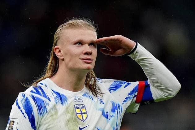 Norway s Erling Haaland celebrates after scoring 2-1 during the match between Italy and Norway at the San Siro Stadium in Milan , north Italy - Sunday , November 16 , 2025. - Soccer .  Copyright: xSpada LaPressex