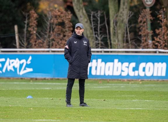Soccer, Men, Season 2025 26, 2 Bundesliga, Hertha BSC, Training, Coach Stefan Leitl Hertha BSC , 17 11 2025, Copyright: xSebastianxRäppold MatthiasxKochx