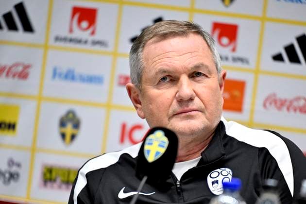 STOCKHOLM, SWEDEN 20251117 Slovenia national team captain MatjaÅ¾ Kek meets with journalists at Strawberry Arena ahead of Tuesday s World Cup qualifying match against Sweden STOCKHOLM SWEDEN x10050x  Copyright: xPontusxLundahl TTx WORLD CUP QUALIFYING SWEDEN-SLOVENIA