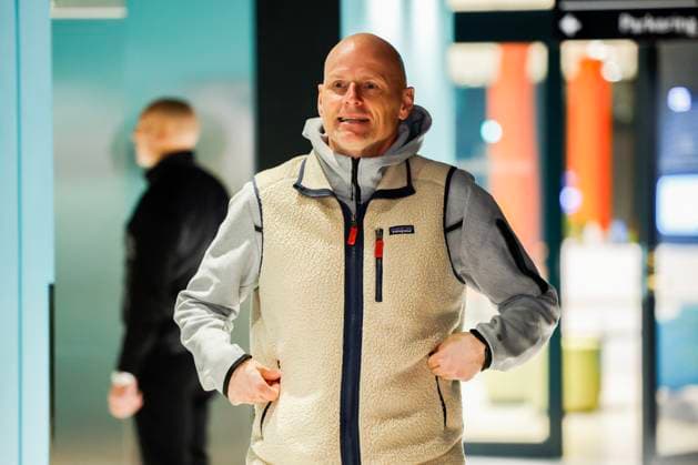 Public Celebration after Norway qualifies for the World Cup Oslo 20251117 Coach Stale Solbakken holds a press conference the hotel at Storo in Oslo The men s national team awaits a public celebration at Radhusplassen after the victory in the World Cup qualifying match in football between Norway and Italy at San Siro Photo Jonas Been Henriksen NTB Oslo Norway EDITORIAL USE ONLY RESTRICTED USE FOR BETTING COMPANIES  Copyright: xJonasxBeenxHenriksenx xNTBx