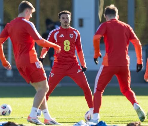 Wales Training Ethan Ampadu watches the ball during the Wales Training session at The Vale Resort, Hensol UK Newspapers OUT Copyright: xKaraxThomasx FIL-22511-0029